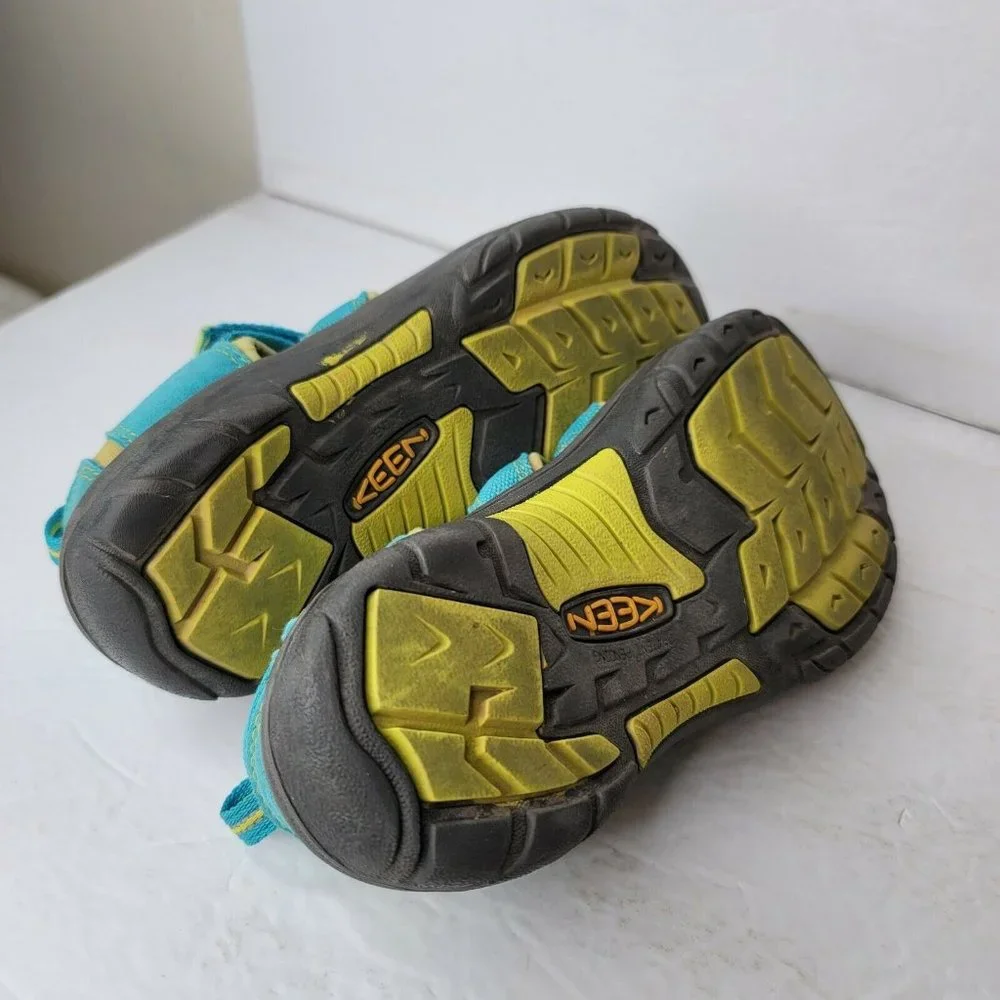 Keen Youth Size 3 Turquoise Blue Waterproof Hiking Sport Sandals
